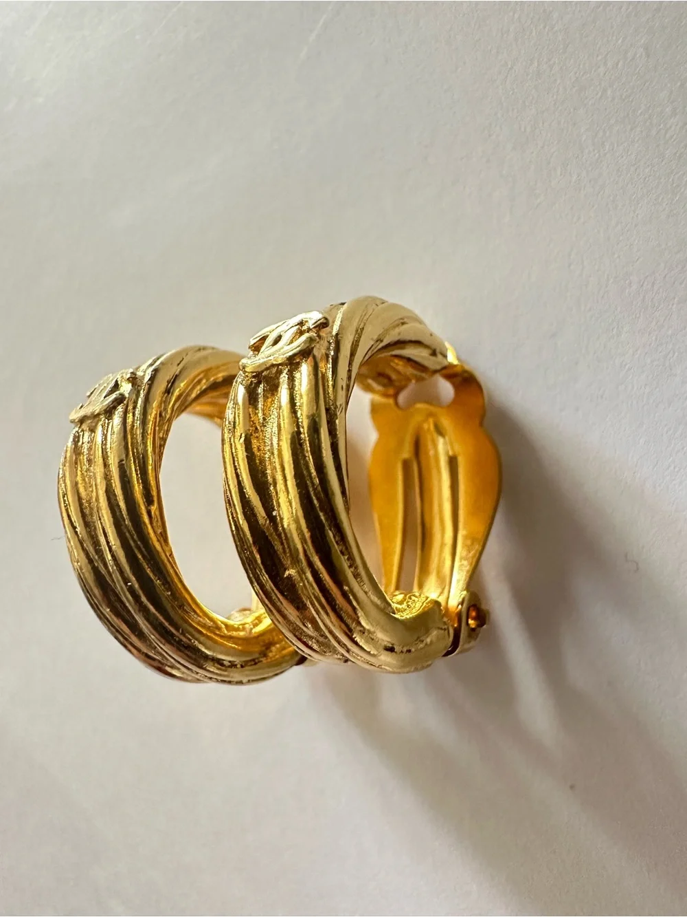 Vintage CHANEL 93P Gold Plated Ribbed CC Hoop Clip-On Earrings w/ Box